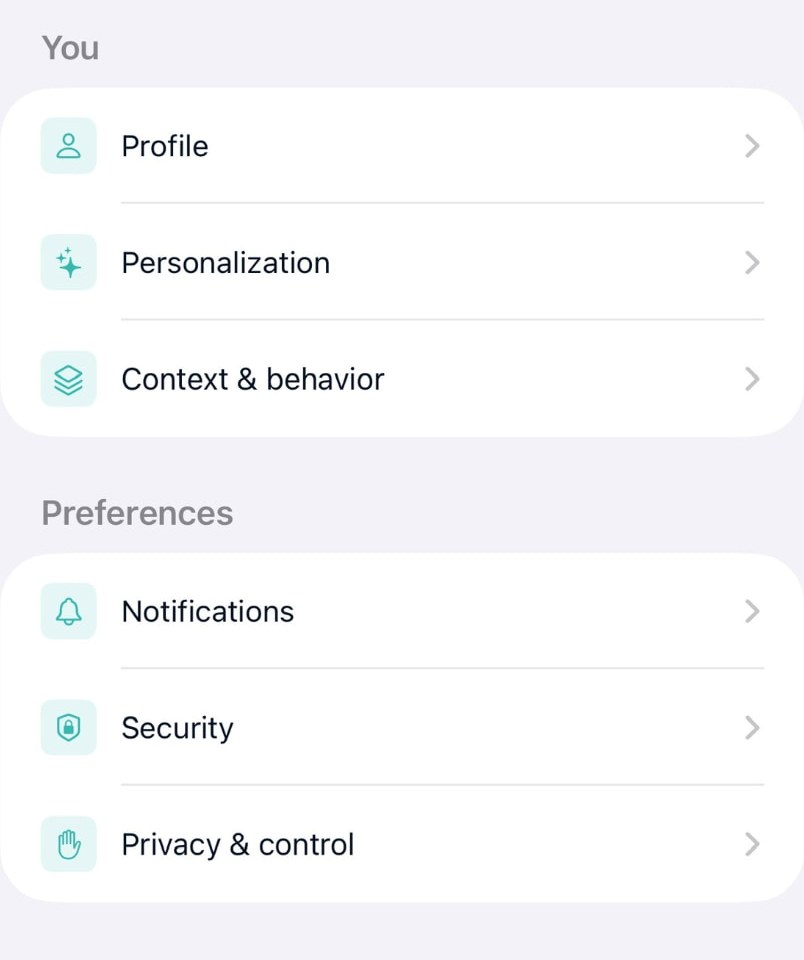 Souvéa account settings showing Profile, Personalization, Context and behavior, Notifications, Security and Privacy and control.